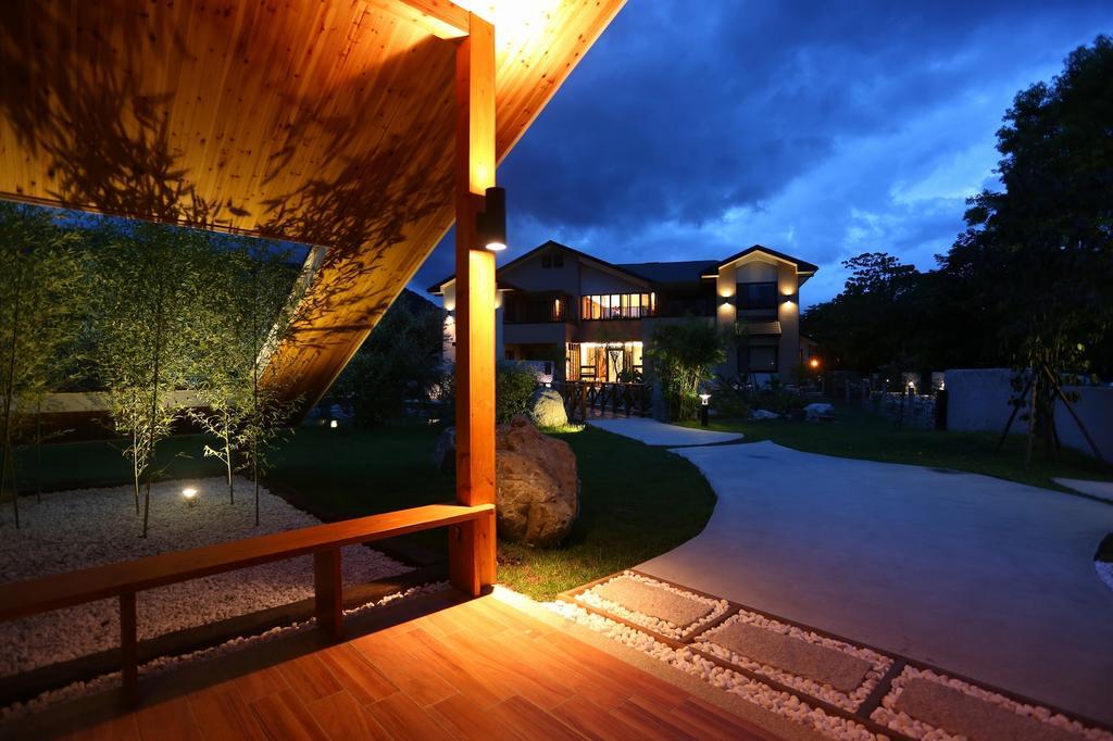 Green Willow House Fengshan  ภายนอก รูปภาพ